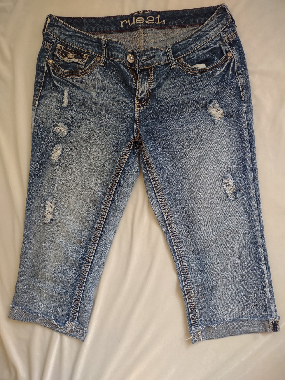 Rue21 Distressed Light Blue Women's Crop Jeans